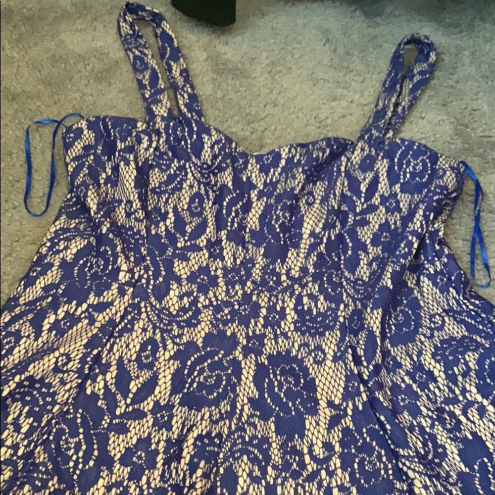 deb flowered detailed blue blouse